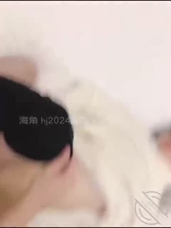 绿帽奴泄密五一聚会绿帽龟把自己的极品骚妻献给群主蹂躏